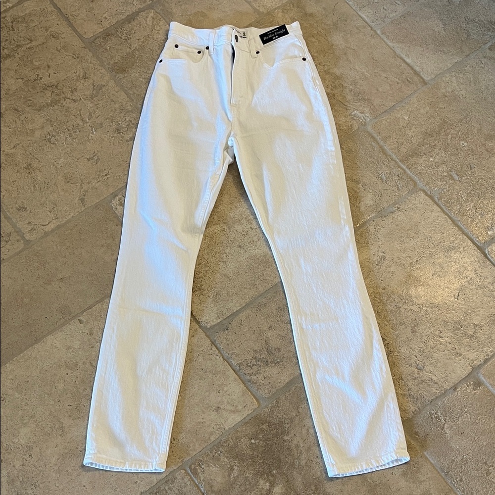 NWT Abercrombie curve love high rise slim straight white denim jeans